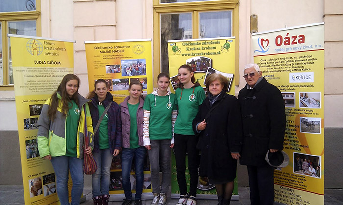 Veľtrh sociálnych aktivít 2013 na Medzinárodnom maratóne mieru v Košiciach
